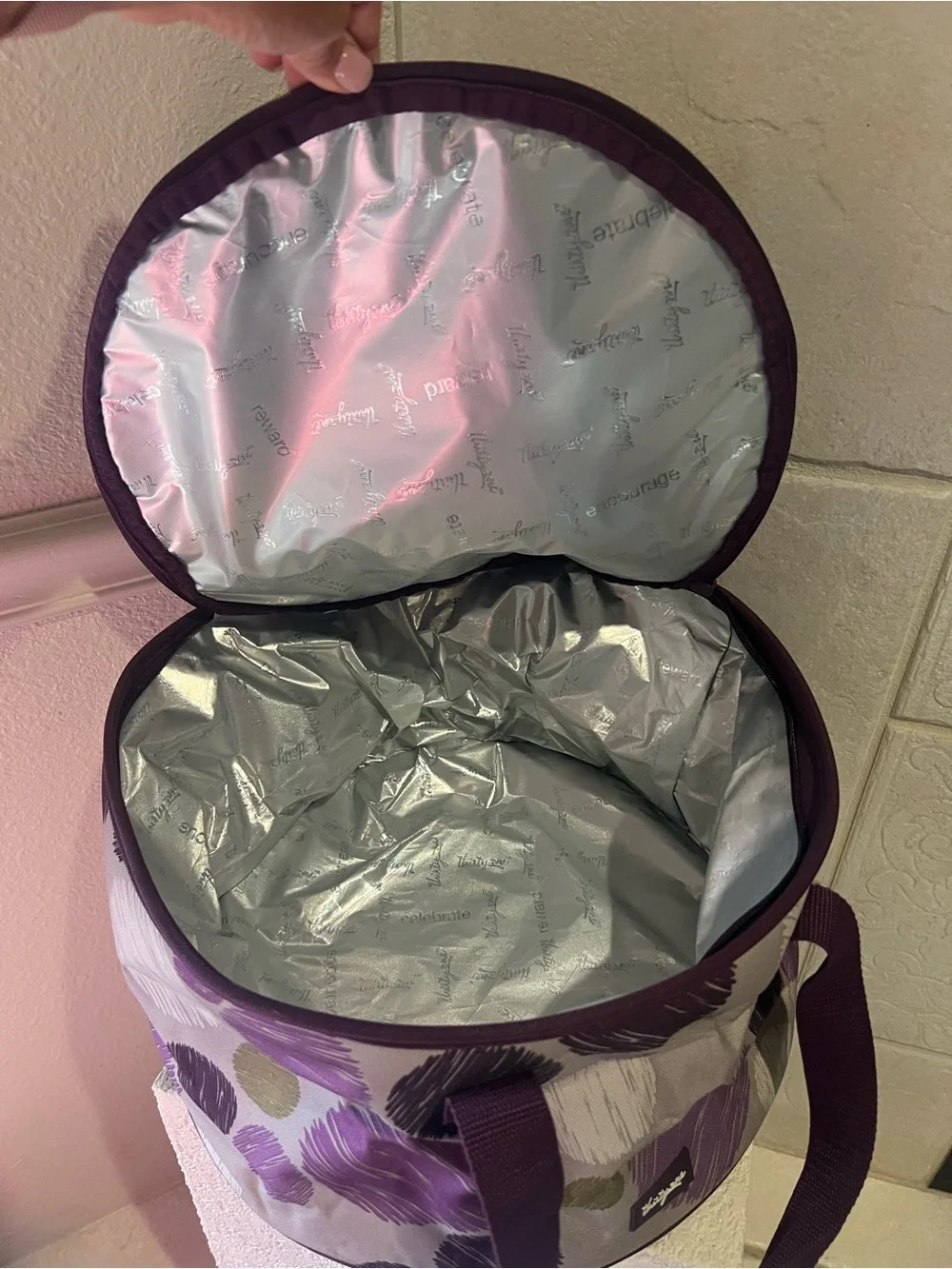 Thirty one large insulated round carry tote for hot or cold items purple dot